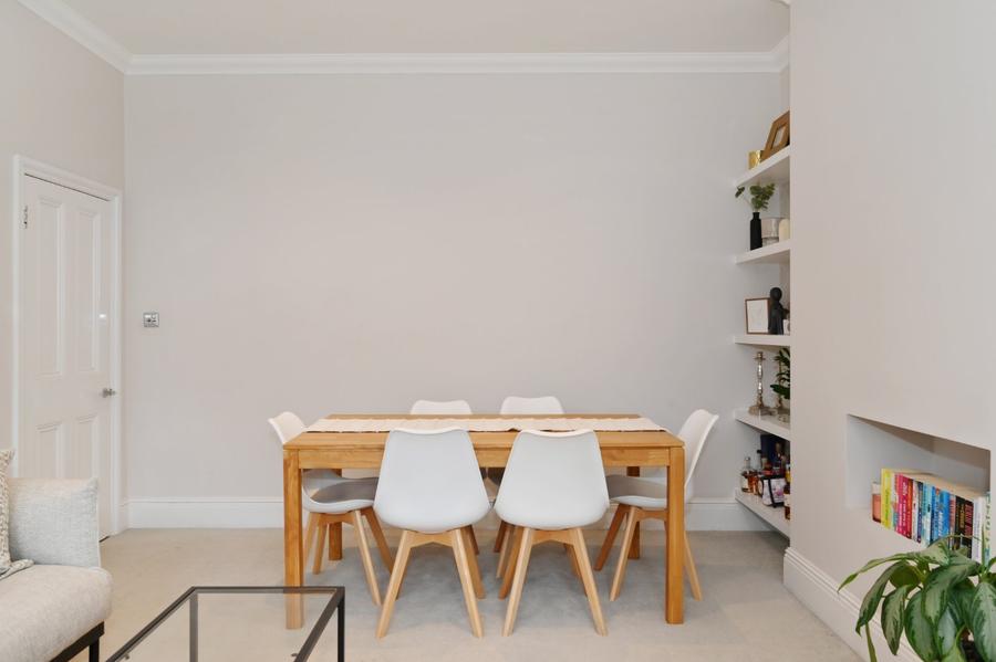 3 bedroom Flat for sale in Harvard Court-view9