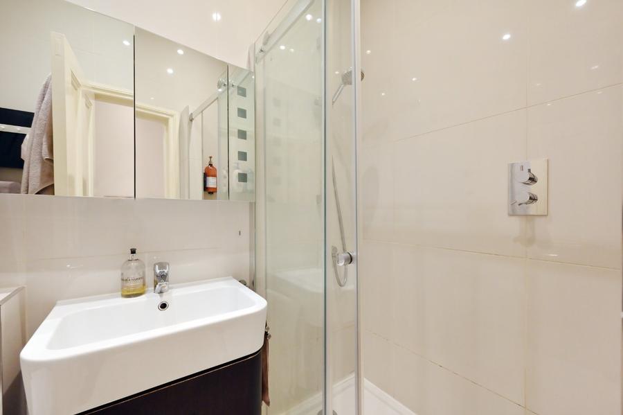 3 bedroom Flat for sale in Harvard Court-view12