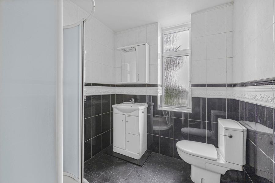 3 bedroom Flat for sale in William Court-view11