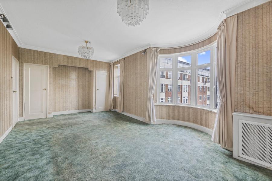 3 bedroom Flat for sale in William Court-view4