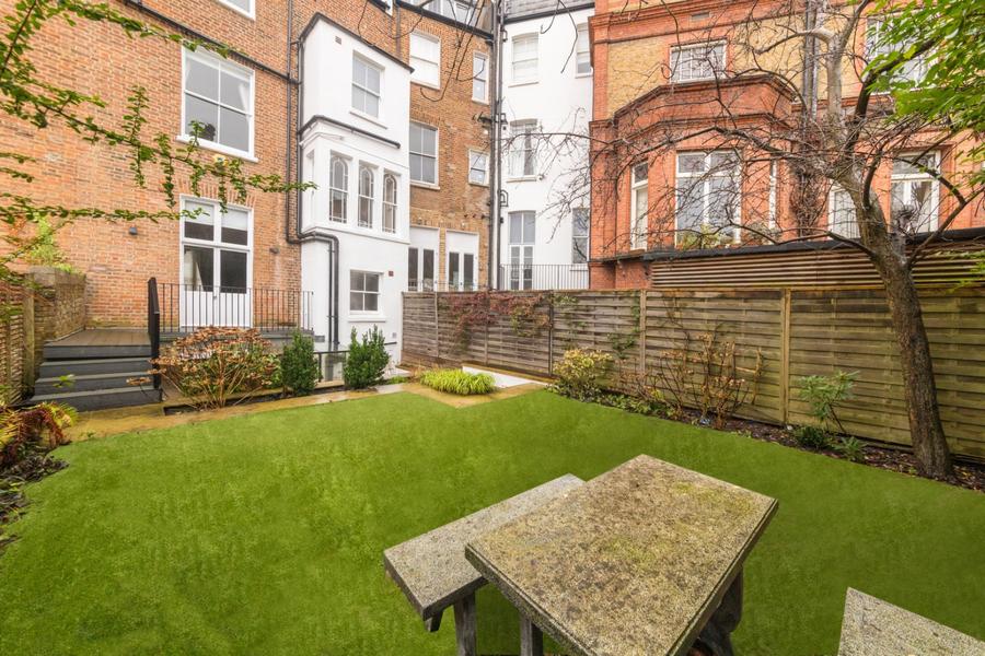 4 bedroom House for sale in Belsize Crescent-view30