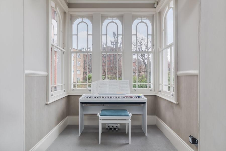 4 bedroom House for sale in Belsize Crescent-view26