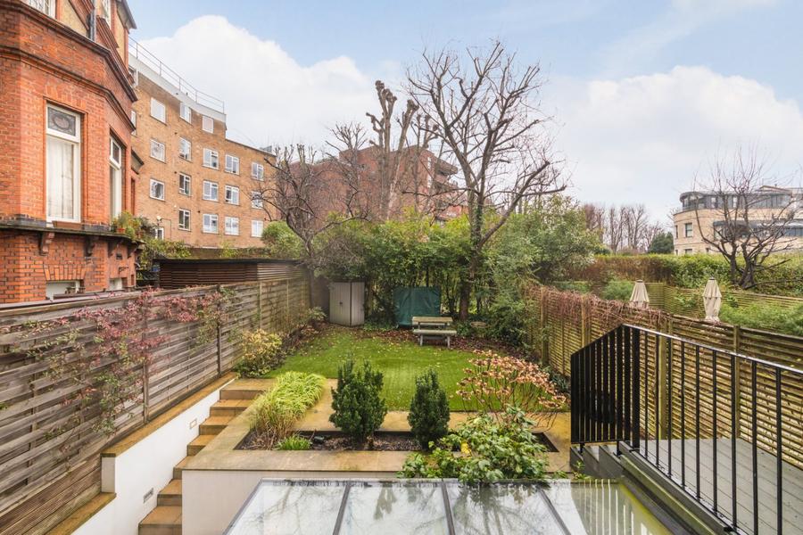 4 bedroom House for sale in Belsize Crescent-view28