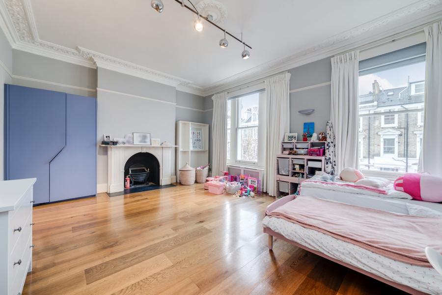 4 bedroom House for sale in Belsize Crescent-view11