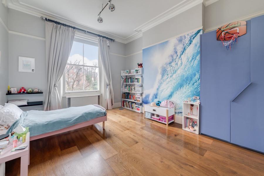 4 bedroom House for sale in Belsize Crescent-view22