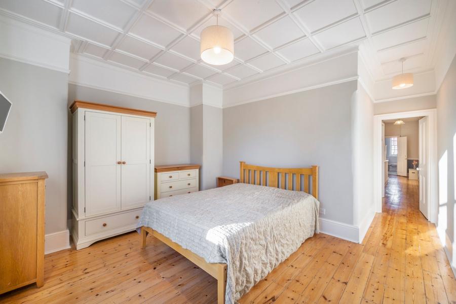 6 bedroom House for sale in Avondale Avenue-view11
