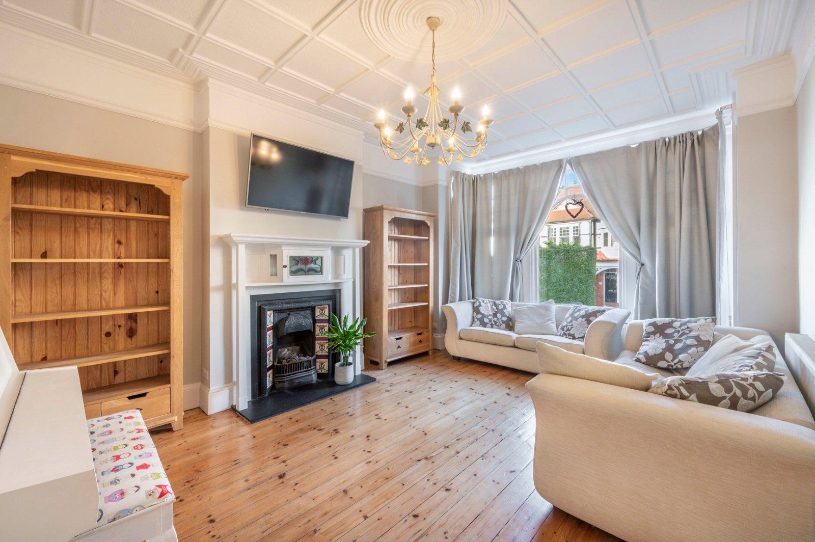 Avondale Avenue, Woodside Park, N12