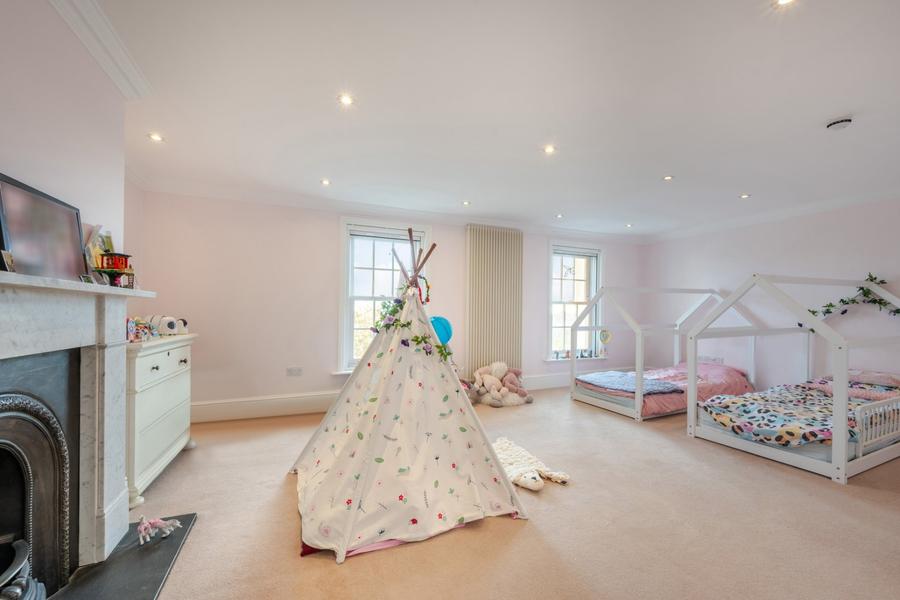6 bedroom House for sale in Southwood Lane-view16