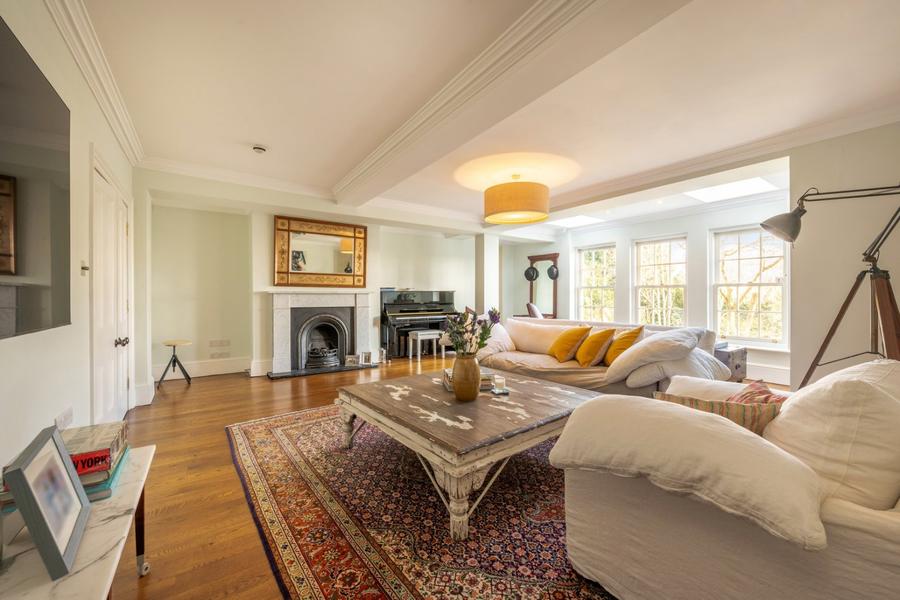 6 bedroom House for sale in Southwood Lane-view4