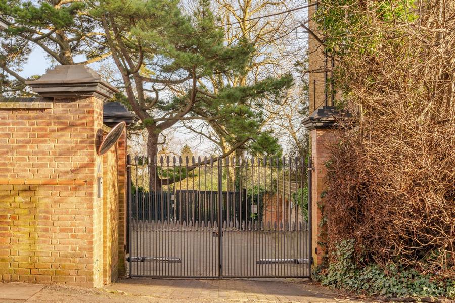 6 bedroom House for sale in Southwood Lane-view27