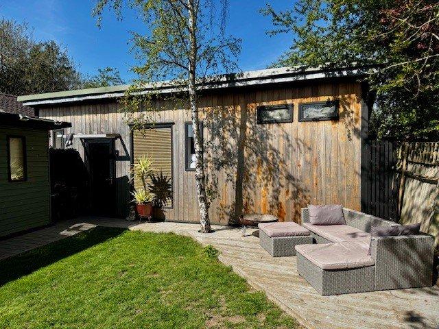 4 bedroom House for sale in Orchard Avenue-view12