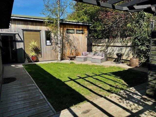 4 bedroom House for sale in Orchard Avenue-view8