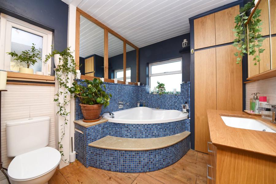 4 bedroom House for sale in Orchard Avenue-view13