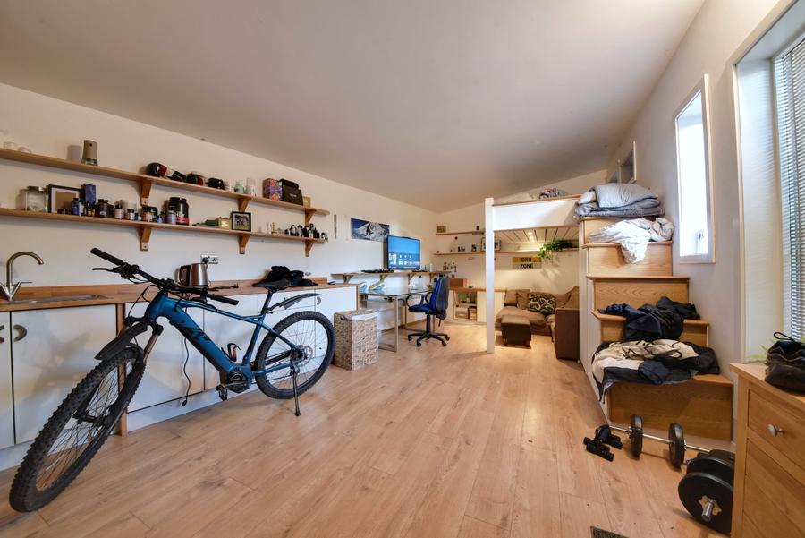 4 bedroom House for sale in Orchard Avenue-view11