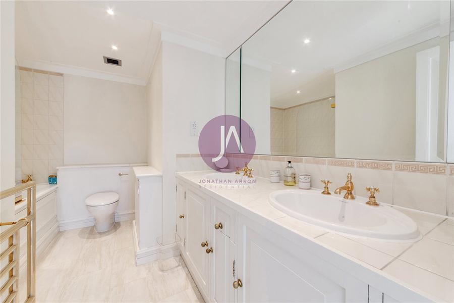 4 bedroom Flat for sale in Hereford House-view12