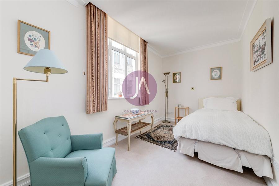 4 bedroom Flat for sale in Hereford House-view16