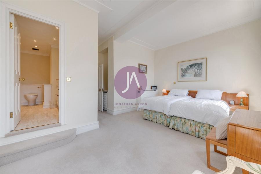 4 bedroom Flat for sale in Hereford House-view10