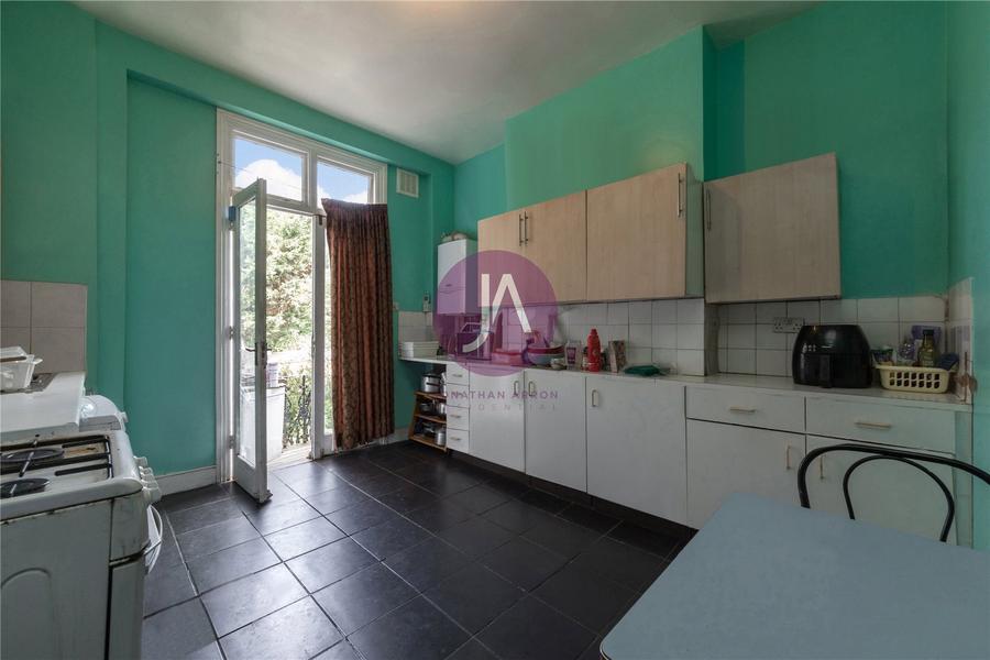 4 bedroom House for sale in Tancred Road-view3