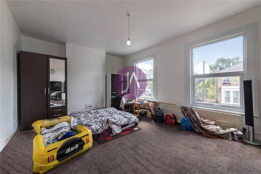 4 bedroom House for sale in Tancred Road-view2