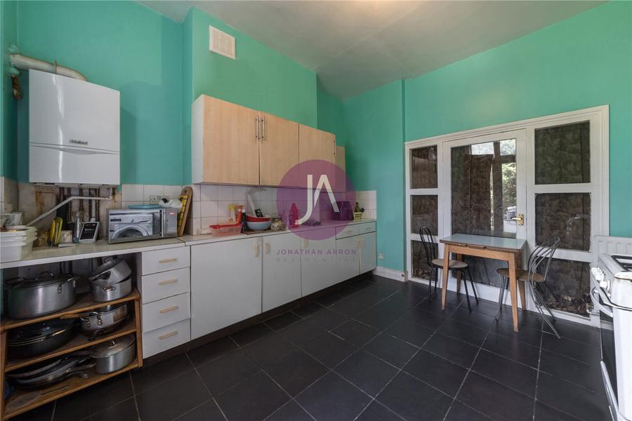 4 bedroom House for sale in Tancred Road-view12