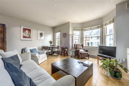 2 bedroom Flat for sale in Hillfield Road-List749