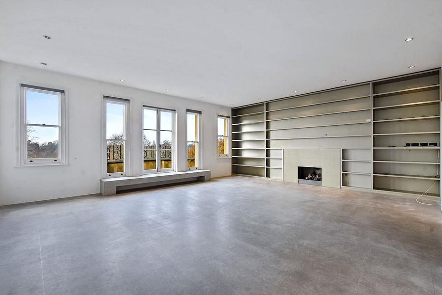 4 bedroom Flat for sale in Cambridge Gate-view2