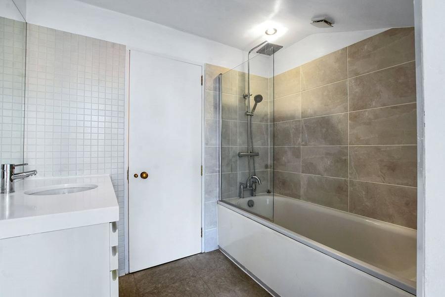 4 bedroom Flat for sale in Cambridge Gate-view10