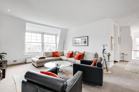 3 bedroom Flat for sale in Kidderpore Gardens-List706