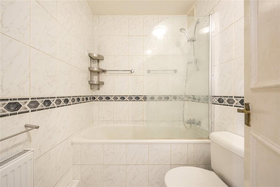 3 bedroom Flat for sale in Melbourne Court-view6