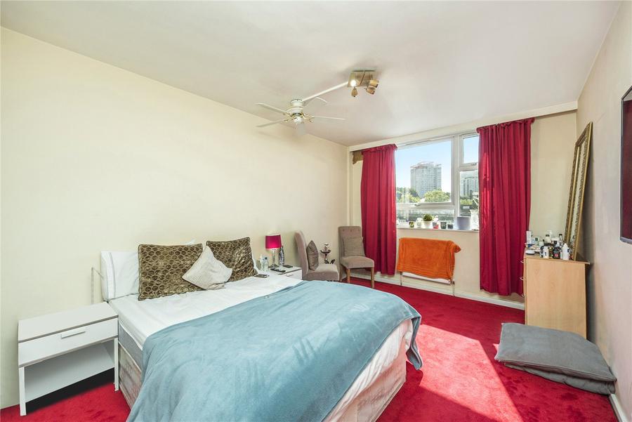 3 bedroom Flat for sale in Melbourne Court-view9
