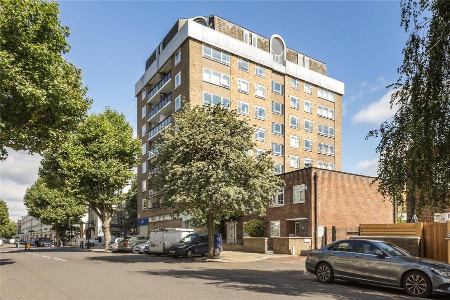 3 bedroom Flat for sale in Melbourne Court-view1