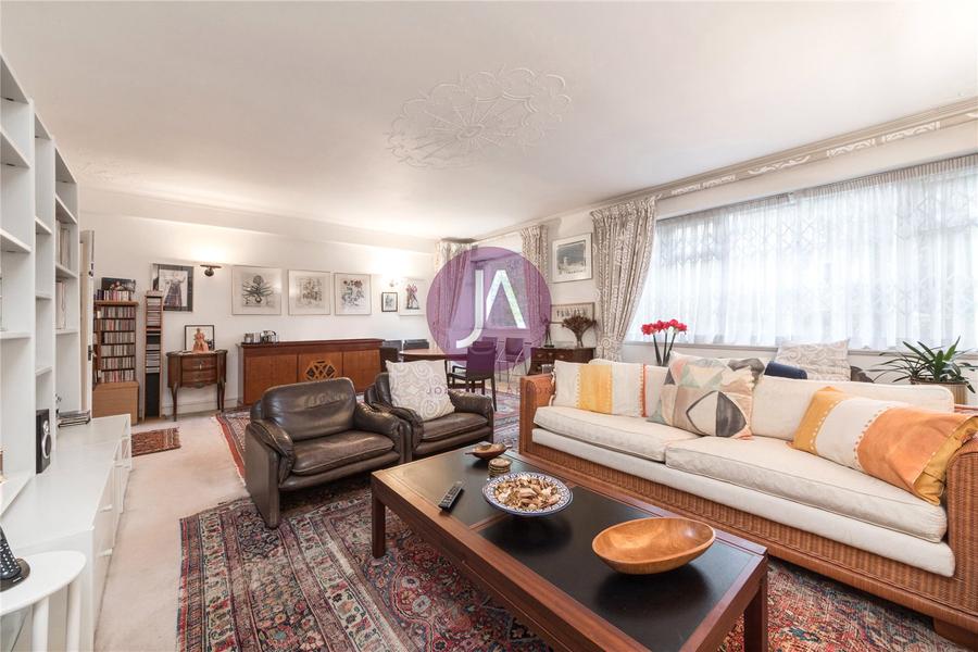 3 bedroom Flat for sale in Avenue Close-view11