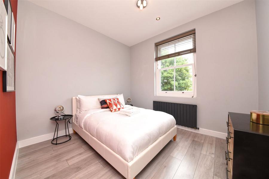 4 bedroom House for sale in Bartholomew Road-view10