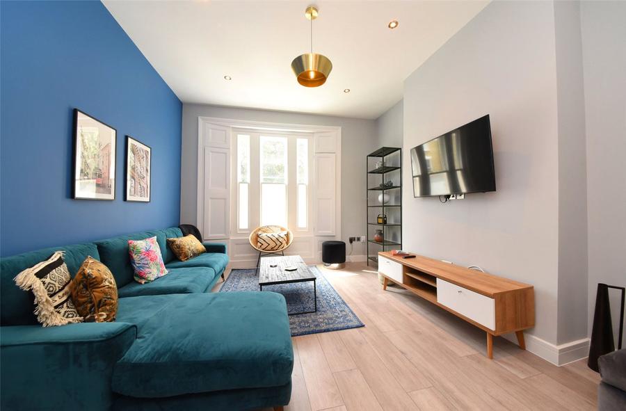 4 bedroom House for sale in Bartholomew Road-view4