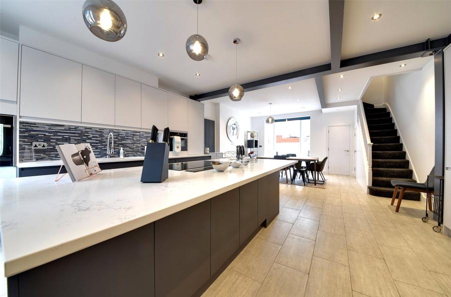 4 bedroom House for sale in Bartholomew Road-view2