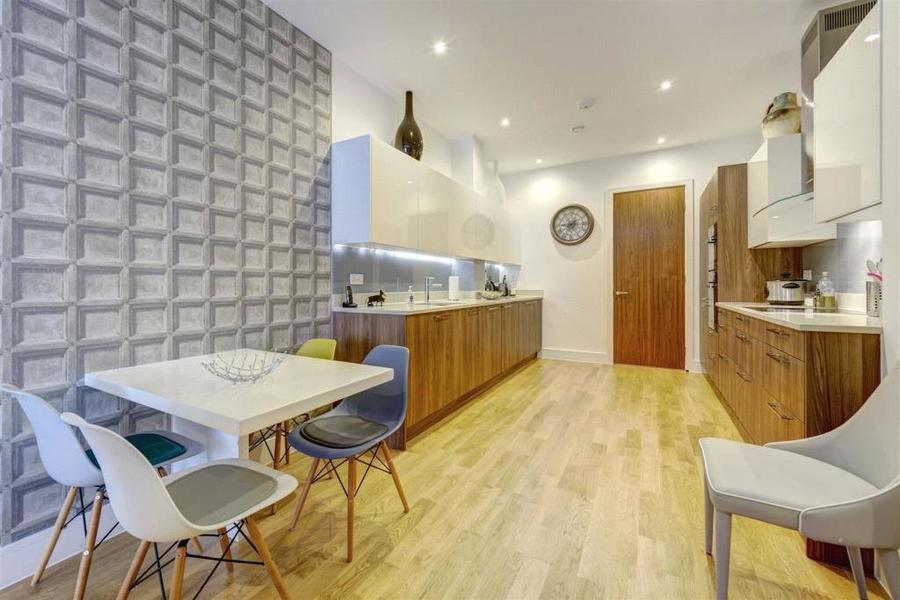 2 bedroom Flat for sale in Fairmont Mews-view8