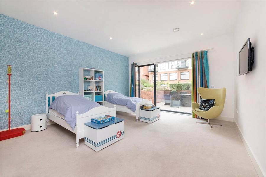 2 bedroom Flat for sale in Fairmont Mews-view10