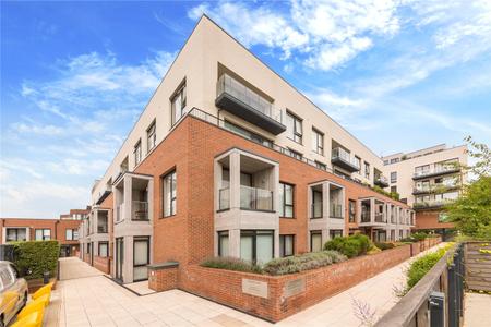 2 bedroom Flat for sale in Fairmont Mews-List364