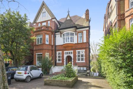 3 bedroom Flat for sale in Strathray Gardens-List245