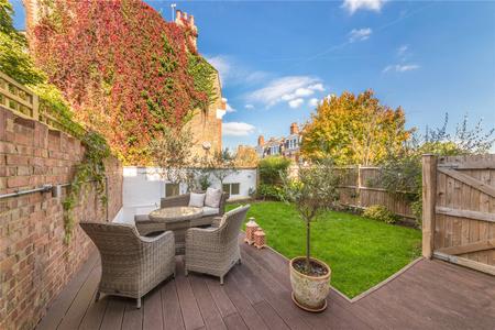 3 bedroom Flat for sale in Hornsey Lane Gardens-List421