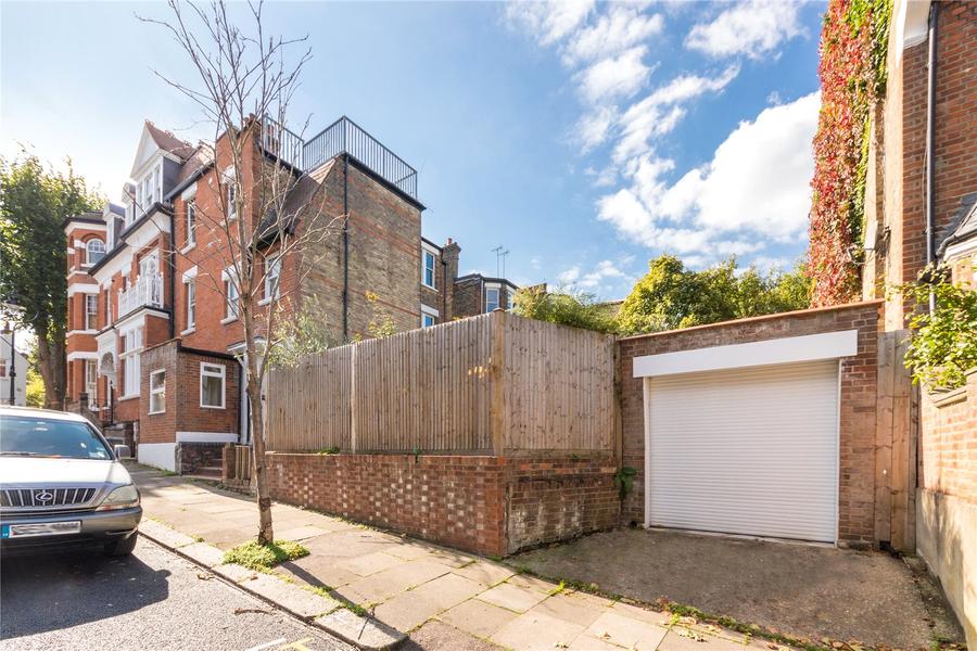 3 bedroom Flat for sale in Hornsey Lane Gardens-view6