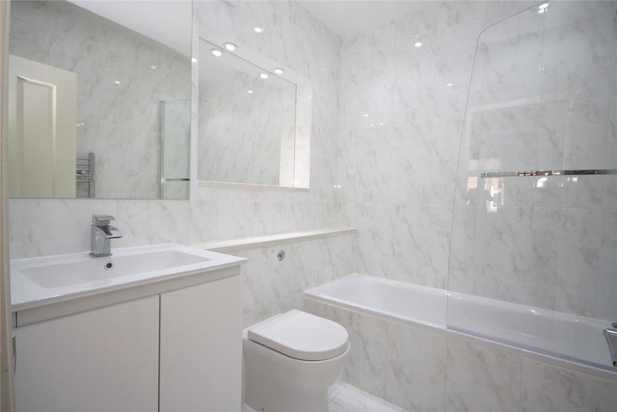 3 bedroom Flat for sale in Grove Hall Court-view5