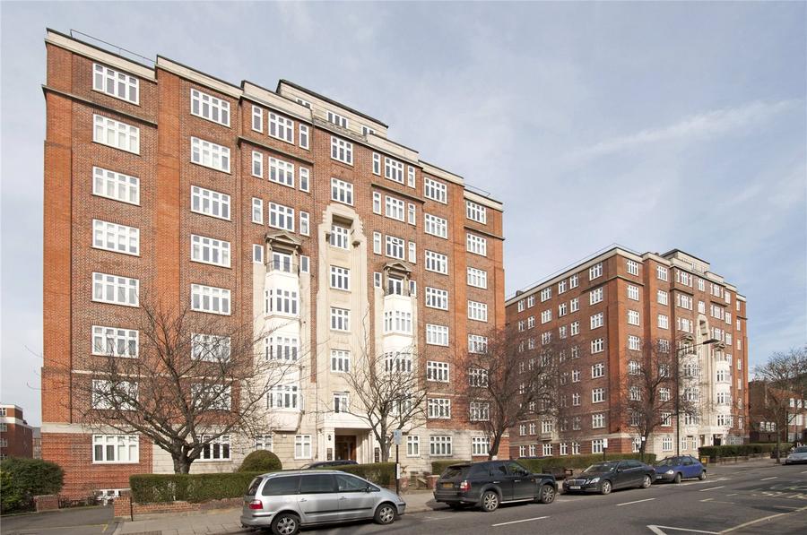 3 bedroom Flat for sale in Grove Hall Court-view2