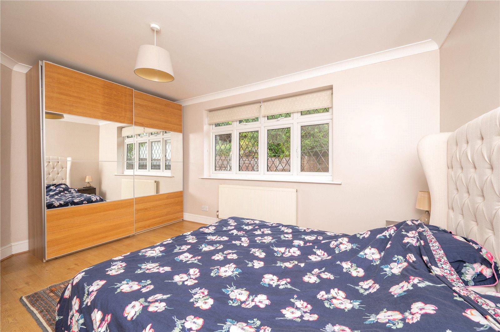5 Bedroom  To Let in Chiswell Green Lane, St. Albans, Hertfordshire - View 17 - Collinson Hall