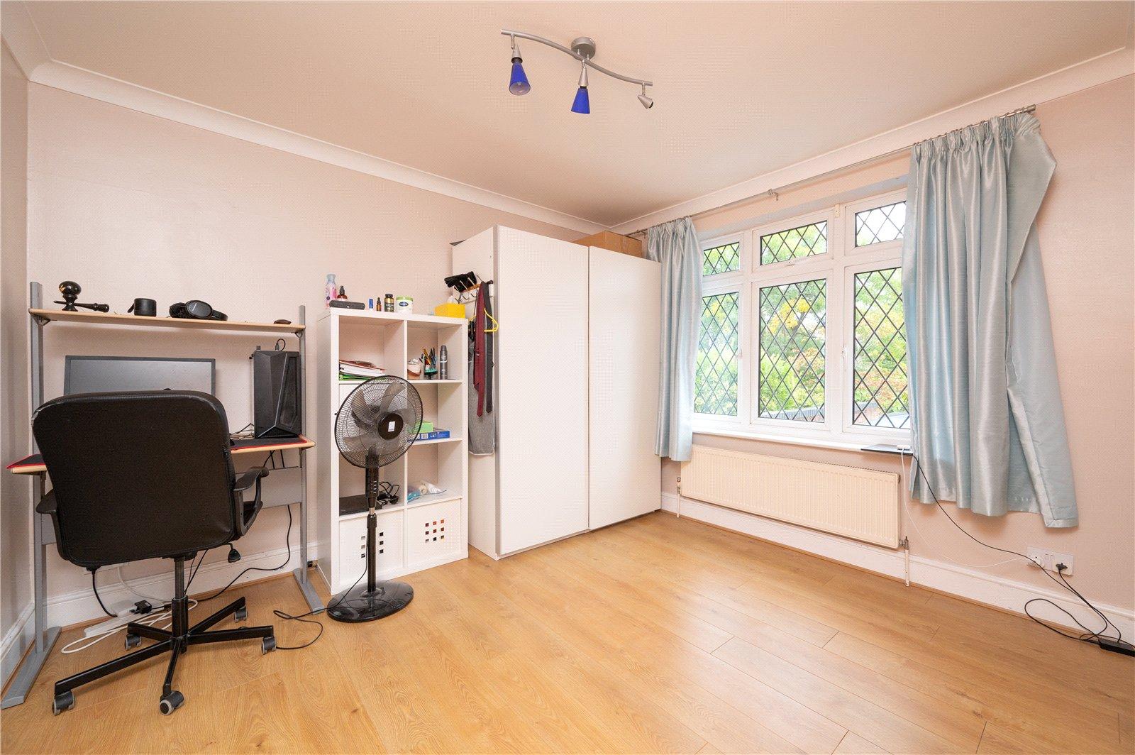 5 Bedroom  To Let in Chiswell Green Lane, St. Albans, Hertfordshire - View 15 - Collinson Hall