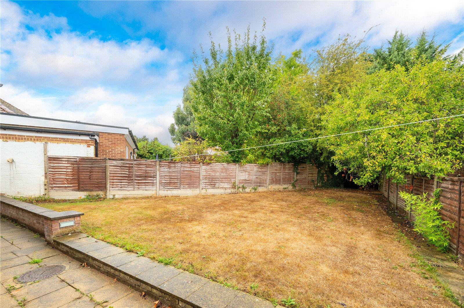 5 Bedroom  To Let in Chiswell Green Lane, St. Albans, Hertfordshire - View 7 - Collinson Hall
