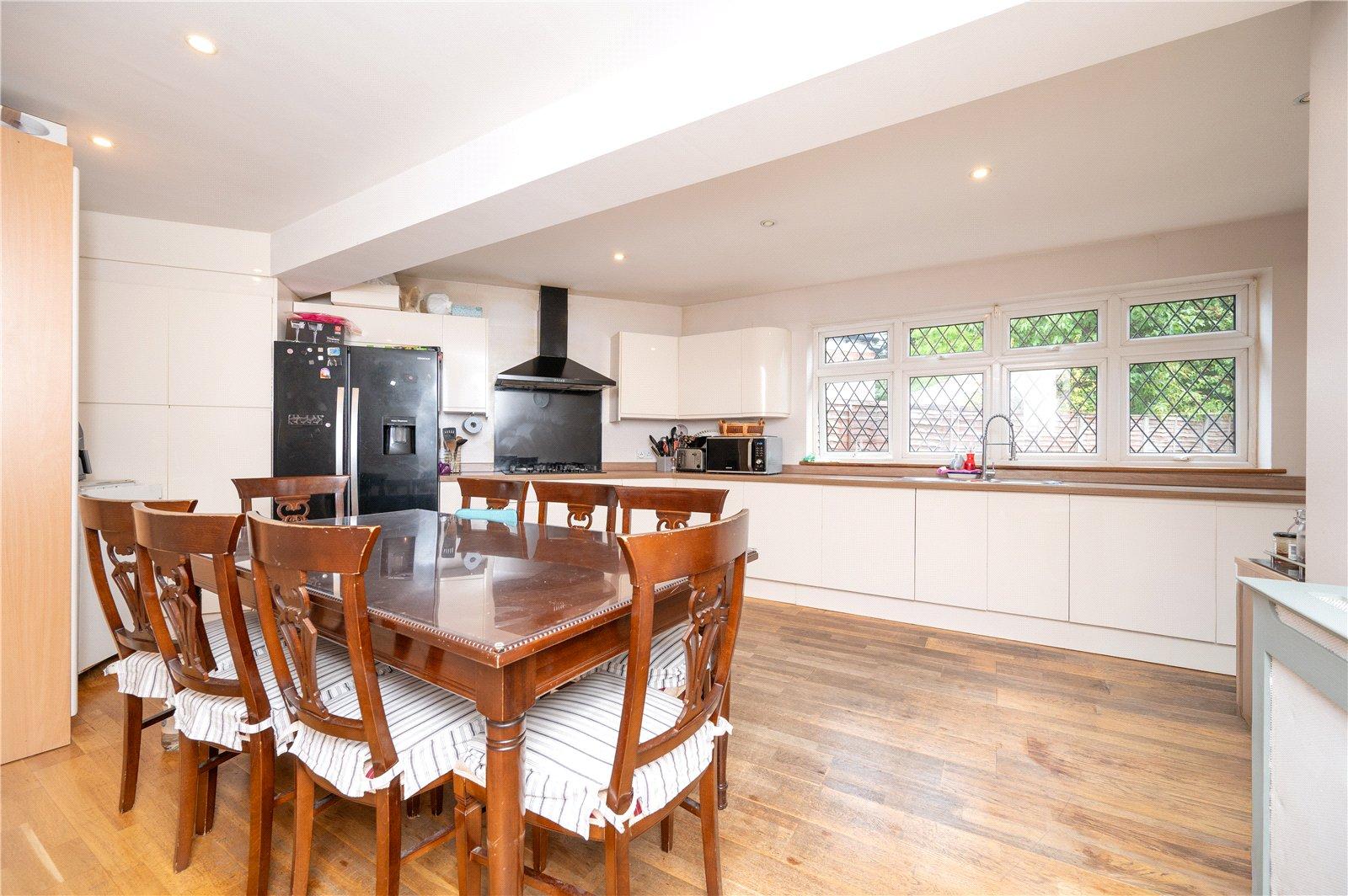 5 Bedroom  To Let in Chiswell Green Lane, St. Albans, Hertfordshire - View 9 - Collinson Hall