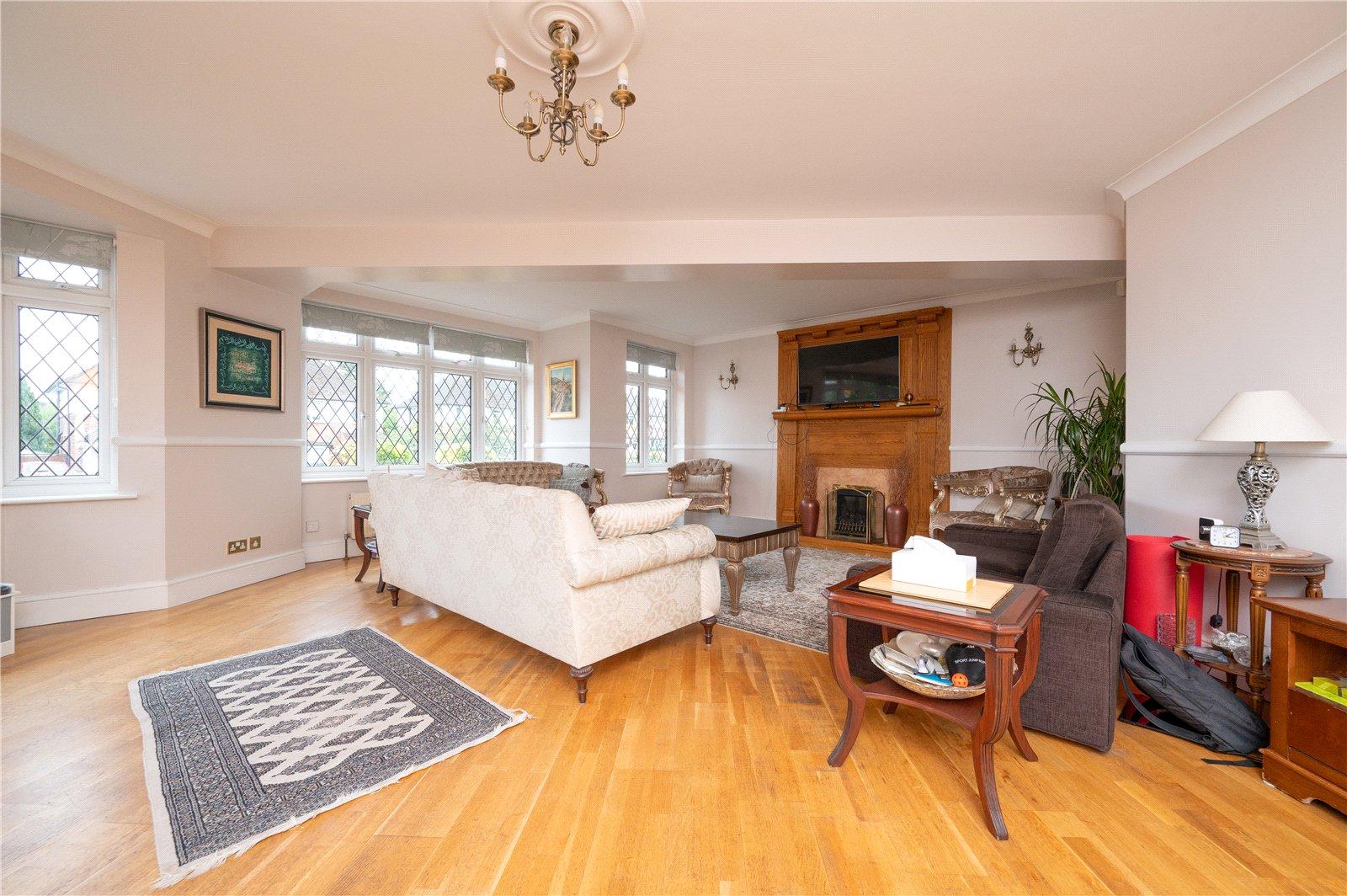 5 Bedroom  To Let in Chiswell Green Lane, St. Albans, Hertfordshire - View 19 - Collinson Hall