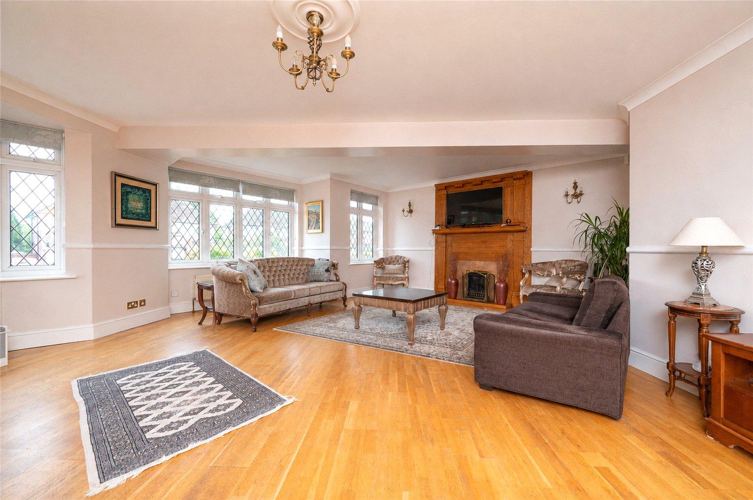 5 Bedroom  To Let in Chiswell Green Lane, St. Albans, Hertfordshire - View 2 - Collinson Hall
