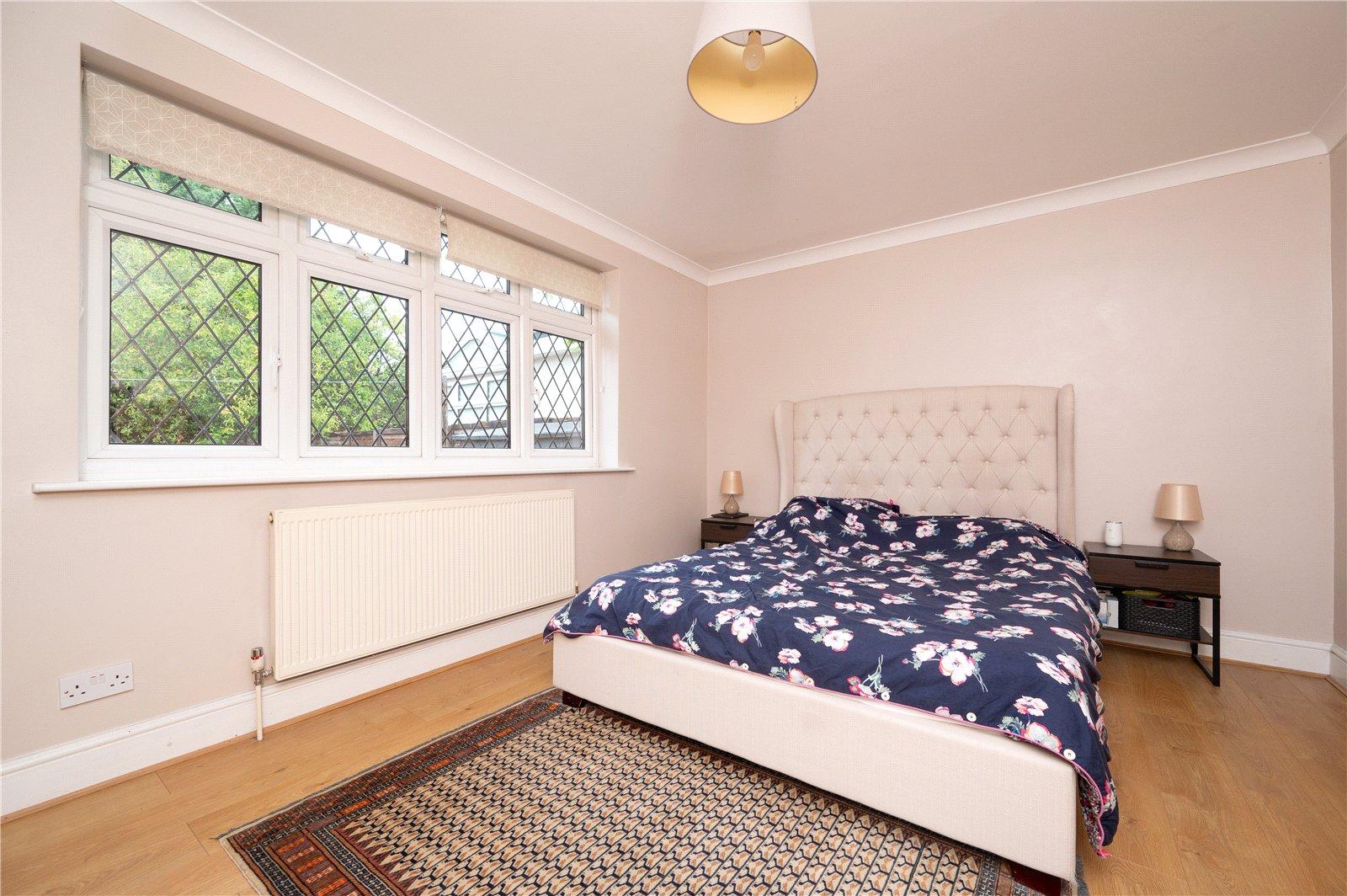5 Bedroom  To Let in Chiswell Green Lane, St. Albans, Hertfordshire - View 12 - Collinson Hall